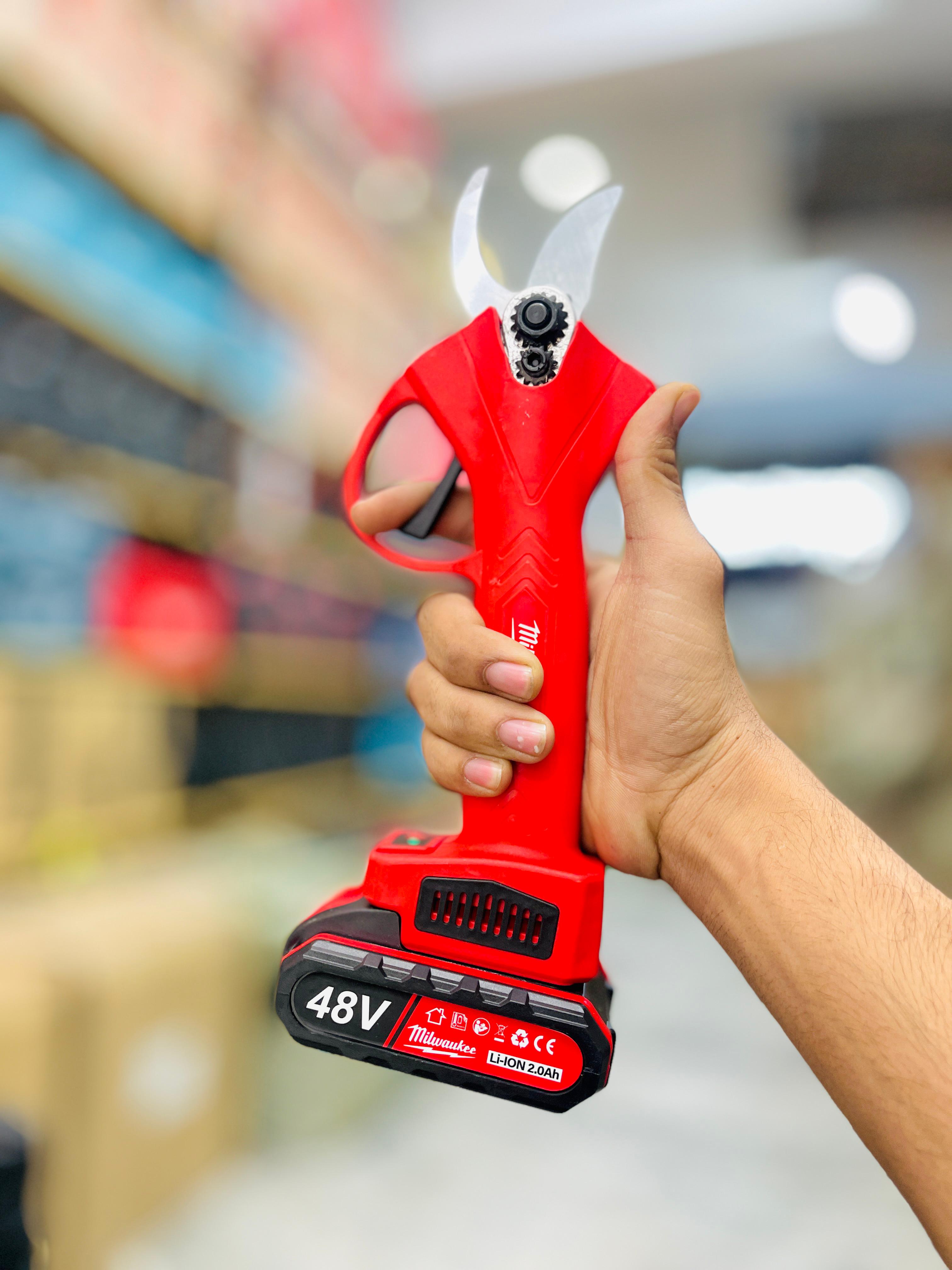 Milwaukee Cordless Electric Pruner 48V – Plant Cutter