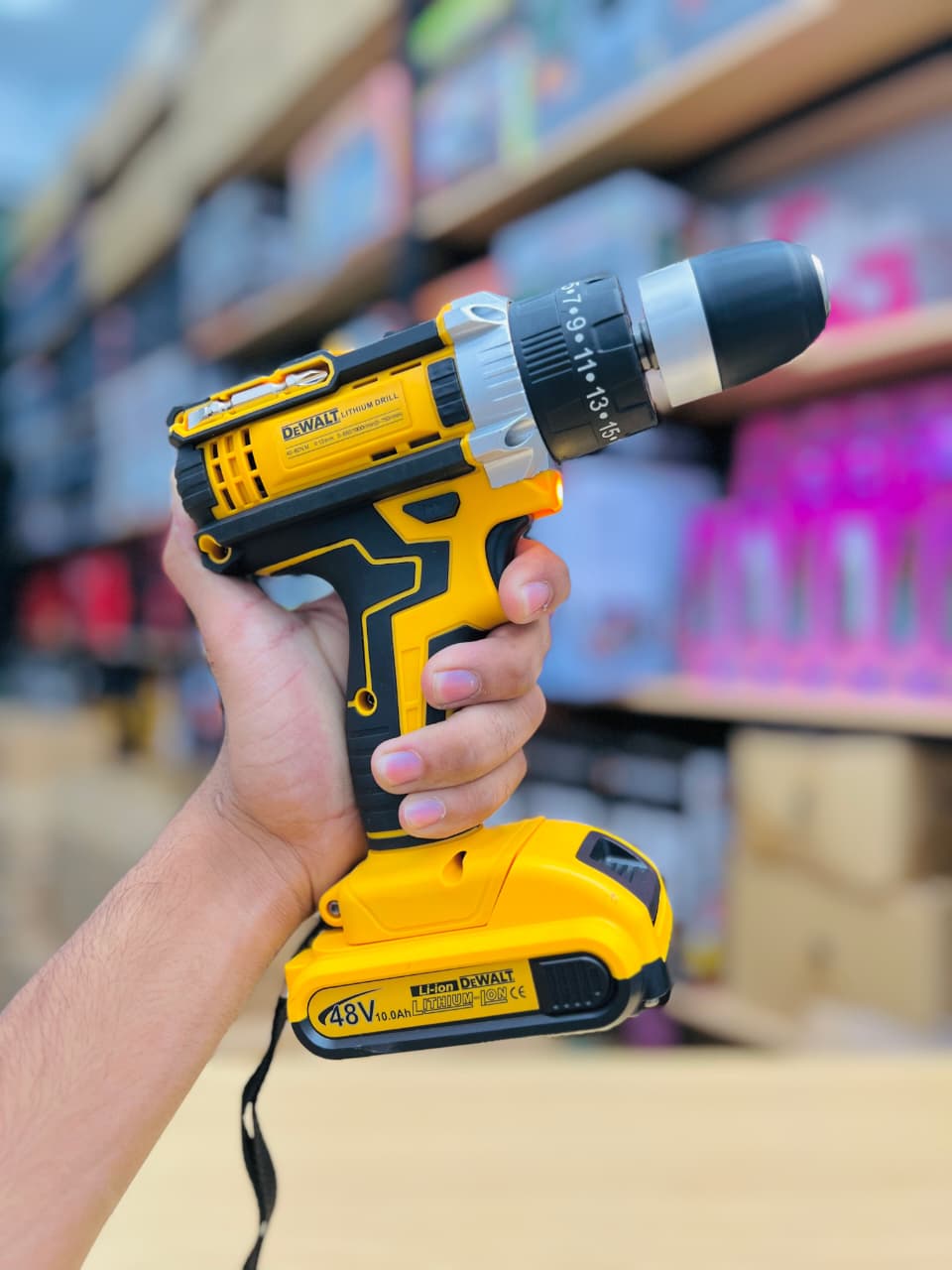 DEWALT 30-Piece Cordless Drill Set(plastic chack)